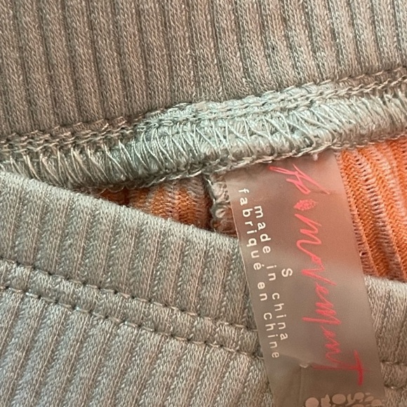(A8) NEW Free People Movement Melody Kick Flares, Size Small, NWOT - Picture 7 of 11
